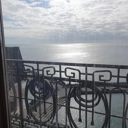 Port Palace St Constantin et Helena