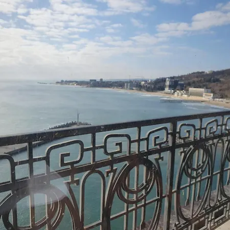 Port Palace * St Constantin et Helena