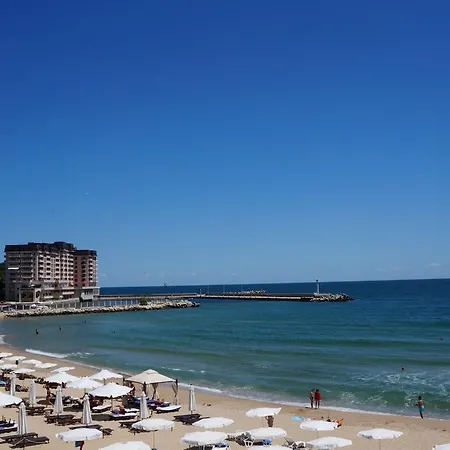 Port Palace Sveti Konstantin