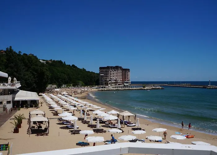 Port Palace St Constantin et Helena