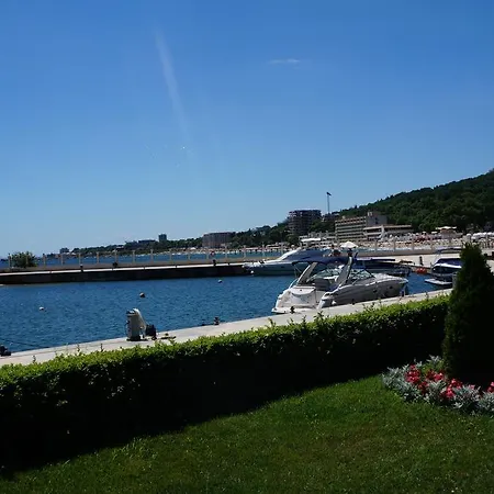 Hotel Port Palace