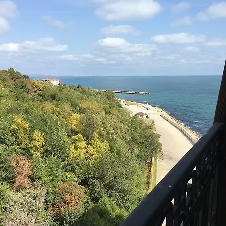 Hotel Port Palace *